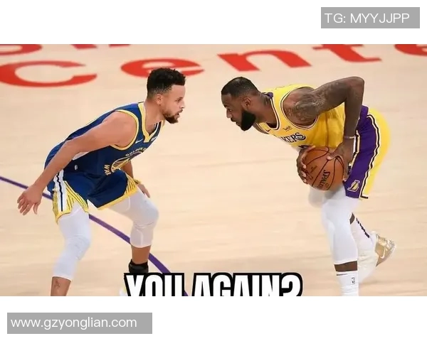 勇士队对阵快船队:西部决赛名额之战一触即发